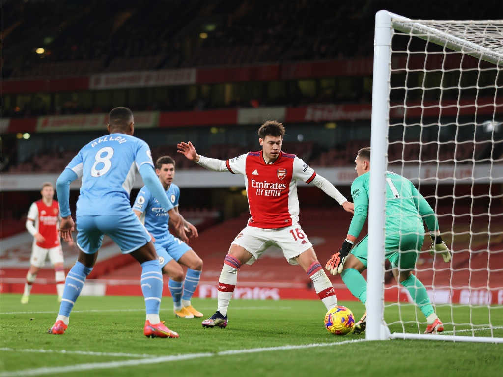 贺宇：阿森纳战术存分歧；巴黎需缓解马尔基尼奥斯防守压力